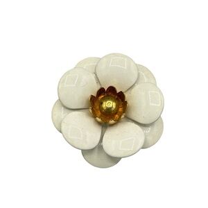 Sarah Coventry White Flower Brooch Gold Tone Center | Vintage Magnetic Tested